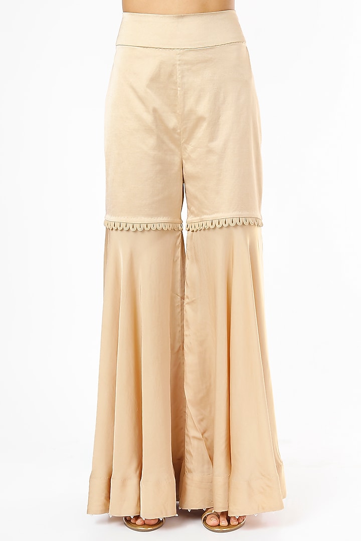 Beige Dupion Cape Set by Minaxi Dadoo at Pernia's Pop Up Shop